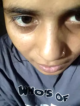 Snapshot of Pari_76 chatting on March 15, 2026, 6:36 pm Pari 76 online show from March 15, 2026, 6:36 pm