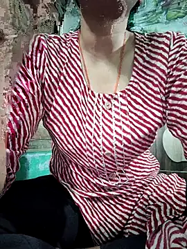 model seela online show from April 7, 2026, 4:40 pm