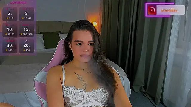 EvaRaider online show from July 25, 2026, 6:05 pm