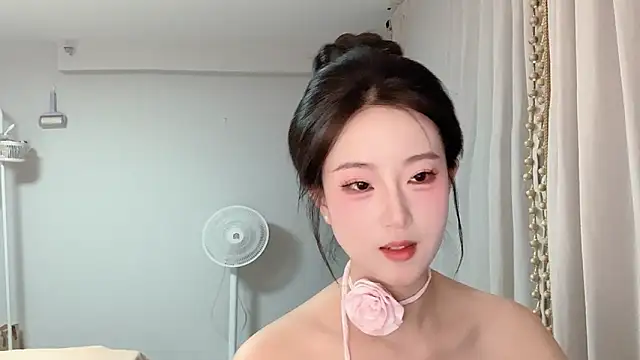 1X-yiyi online show from May 18, 2026, 12:11 pm