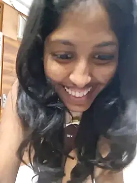 Pari lovers online show from March 29, 2026, 4:40 pm