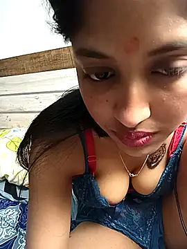 Pari lovers online show from April 18, 2026, 5:17 pm