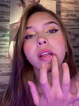 lunacandy 0 online show from June 17, 2026, 11:16 pm
