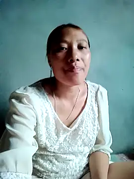 Snapshot of Leiley_98 chatting on July 17, 2026, 5:03 am Leiley 98 online show from July 17, 2026, 5:03 am