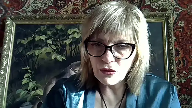 Lia Rayss online show from May 18, 2026, 4:02 pm