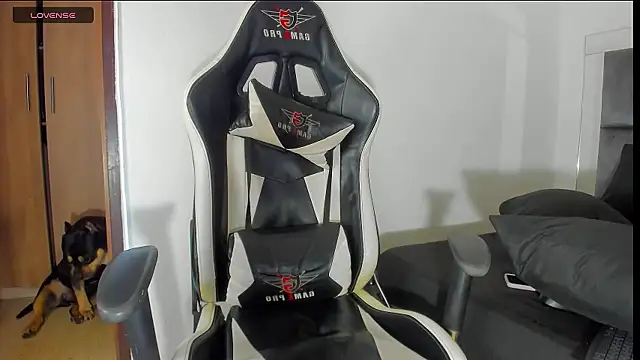 Thaliana Jaramillo online show from April 13, 2026, 2:44 pm