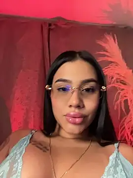 Snapshot of AlisonBeltran1 chatting on August 1, 2026, 4:01 am AlisonBeltran1 online show from August 1, 2026, 4:01 am