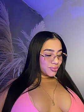 Snapshot of AlisonBeltran1 chatting on August 4, 2026, 2:15 am AlisonBeltran1 online show from August 4, 2026, 2:15 am