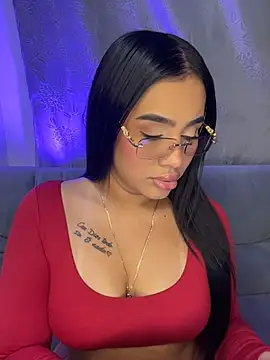 Snapshot of AlisonBeltran1 chatting on August 6, 2026, 6:04 am AlisonBeltran1 online show from August 6, 2026, 6:04 am