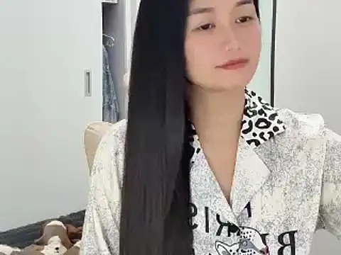 AmyLinee 1 online show from May 6, 2026, 6:08 am