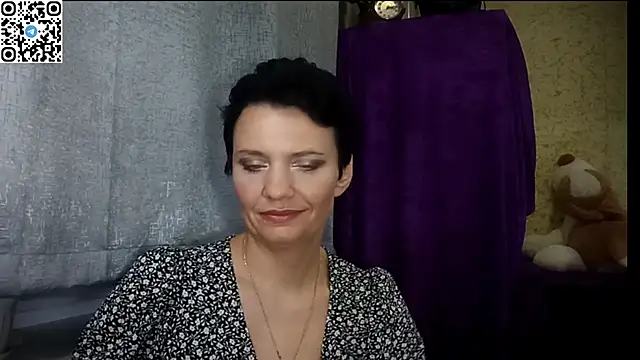 HotMamaQueen234 online show from June 19, 2026, 12:15 am
