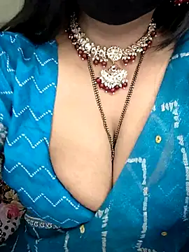 Snapshot of Miss_roohi chatting on May 7, 2026, 5:24 am Miss roohi online show from May 7, 2026, 5:24 am