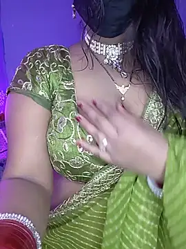 Snapshot of Miss_roohi chatting on July 17, 2026, 7:04 am Miss roohi online show from July 17, 2026, 7:04 am
