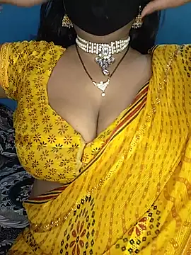 Snapshot of Miss_roohi chatting on July 27, 2026, 6:20 am Miss roohi online show from July 27, 2026, 6:20 am
