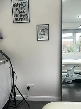 skarletthorne online show from March 27, 2026, 7:47 am