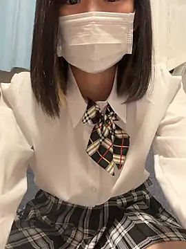 Mika-chan online show from April 10, 2026, 2:44 pm