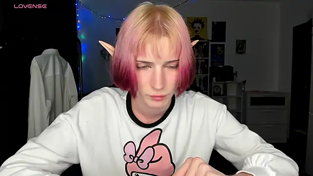 Snapshot of sweet_peach___ chatting on April 7, 2026, 3:12 pm sweet peach online show from April 7, 2026, 3:12 pm