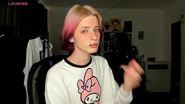 Snapshot of sweet_peach___ chatting on April 10, 2026, 4:23 pm sweet peach online show from April 10, 2026, 4:23 pm