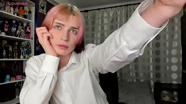Snapshot of sweet_peach___ chatting on April 28, 2026, 8:03 pm sweet peach online show from April 28, 2026, 8:03 pm