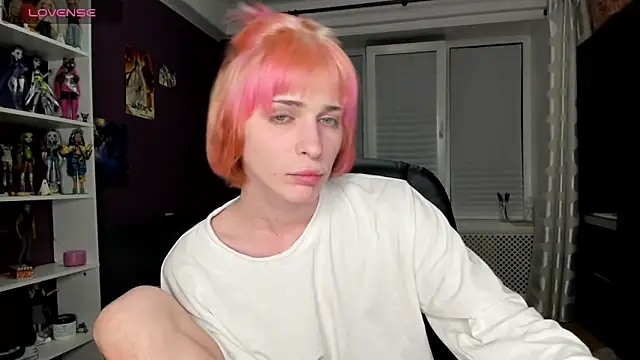 Snapshot of sweet_peach___ chatting on May 5, 2026, 8:28 pm sweet peach online show from May 5, 2026, 8:28 pm