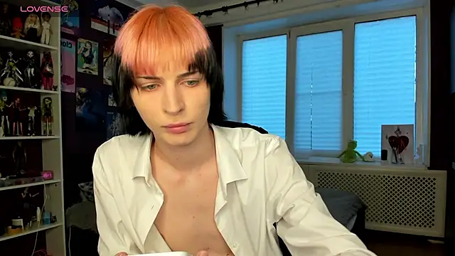 Snapshot of sweet_peach___ chatting on May 17, 2026, 6:26 pm sweet peach online show from May 17, 2026, 6:26 pm