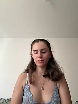 Snapshot of starlight_mo chatting on July 4, 2026, 4:46 pm starlight mo online show from July 4, 2026, 4:46 pm