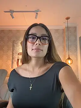 SERENAA   online show from May 21, 2026, 3:24 am