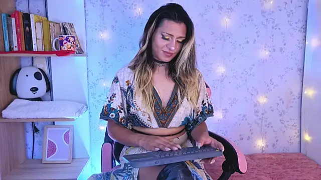Snapshot of _Alexaavandercloude chatting on July 18, 2026, 7:28 pm Alexaavandercloude online show from July 18, 2026, 7:28 pm