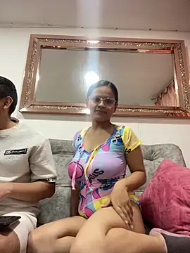 leoylia online show from April 1, 2026, 4:57 am
