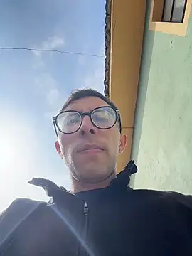 LeonBlazze online show from April 13, 2026, 1:38 pm