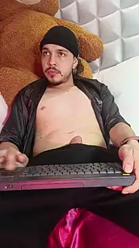 Snapshot of Bry__ chatting on April 9, 2026, 5:40 pm Bry online show from April 9, 2026, 5:40 pm