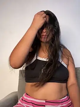 lucirganaxxx online show from April 9, 2026, 4:45 am