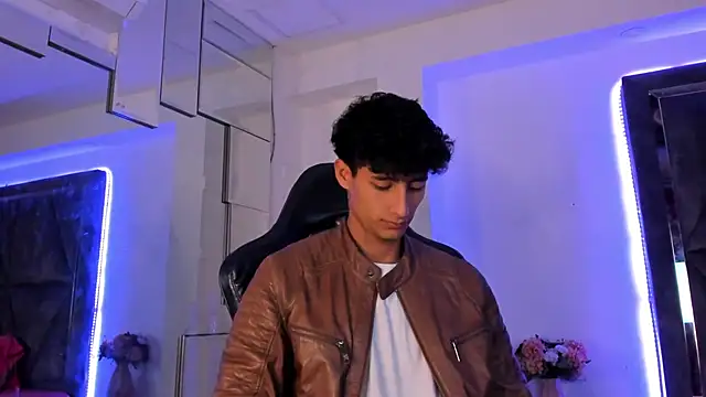 MaxiimoRomano  online show from March 25, 2026, 1:17 pm