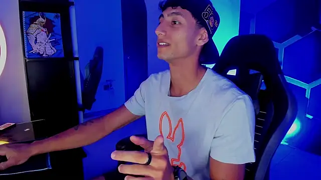 MaxiimoRomano  online show from August 1, 2026, 7:35 pm