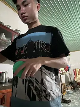 Hoanganhdayroii online show from April 2, 2026, 12:03 pm