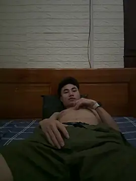 Hoanganhdayroii online show from April 15, 2026, 2:29 am