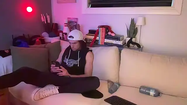 Snapshot of DylanBrook chatting on April 3, 2026, 8:51 pm DylanBrook online show from April 3, 2026, 8:51 pm