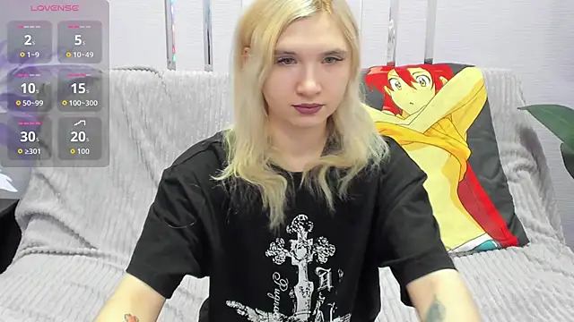Snapshot of Naomi_Blondie chatting on March 23, 2026, 2:48 am Naomi Blondie online show from March 23, 2026, 2:48 am