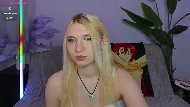 Snapshot of Naomi_Blondie chatting on March 31, 2026, 3:08 am Naomi Blondie online show from March 31, 2026, 3:08 am