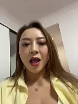 LuckyGirl-11 online show from April 23, 2026, 2:19 pm