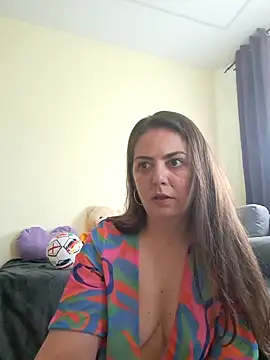 Snapshot of Arya_Malone chatting on July 6, 2026, 6:43 am Arya Malone online show from July 6, 2026, 6:43 am