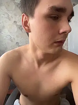 MikkyDo online show from March 21, 2026, 9:47 am