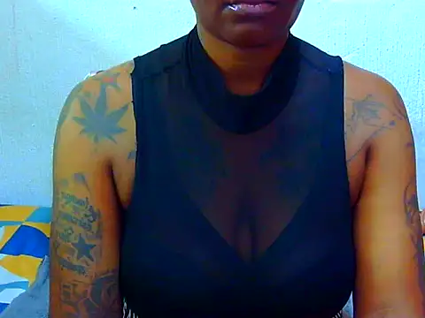 Snapshot of Tattooedgoddess33 chatting on March 31, 2026, 6:19 pm Tattooedgoddess33 online show from March 31, 2026, 6:19 pm