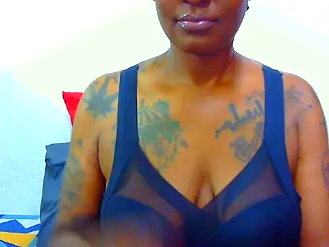Snapshot of Tattooedgoddess33 chatting on April 12, 2026, 4:23 pm Tattooedgoddess33 online show from April 12, 2026, 4:23 pm