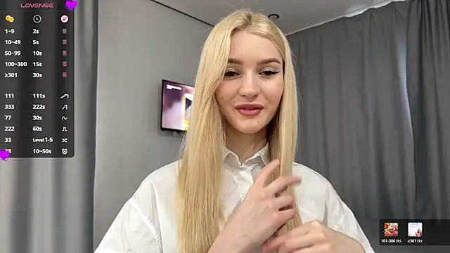 Snapshot of MelissaEvenns chatting on May 8, 2026, 12:21 pm MelissaEvenns online show from May 8, 2026, 12:21 pm