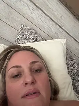 1SexyQueen online show from April 22, 2026, 4:30 pm