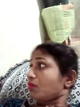 Snapshot of Leelaaji chatting on April 7, 2026, 5:57 pm Leelaaji online show from April 7, 2026, 5:57 pm