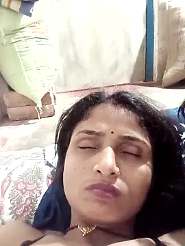 Snapshot of Leelaaji chatting on May 3, 2026, 6:36 pm Leelaaji online show from May 3, 2026, 6:36 pm