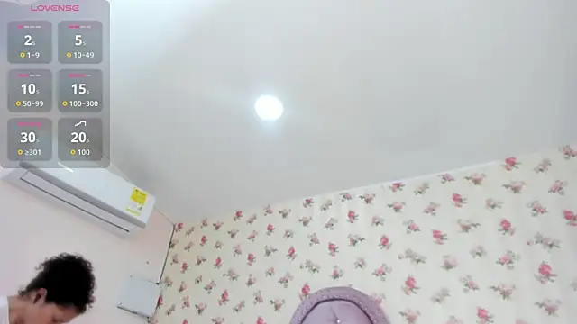 Snapshot of crystal_watson0 chatting on June 5, 2026, 1:50 pm crystal watson0 online show from June 5, 2026, 1:50 pm