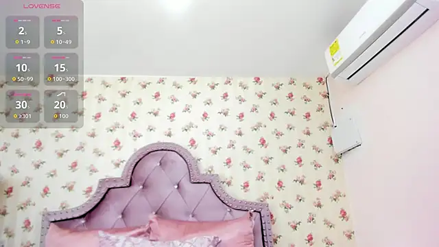 Snapshot of crystal_watson0 chatting on June 16, 2026, 2:41 pm crystal watson0 online show from June 16, 2026, 2:41 pm